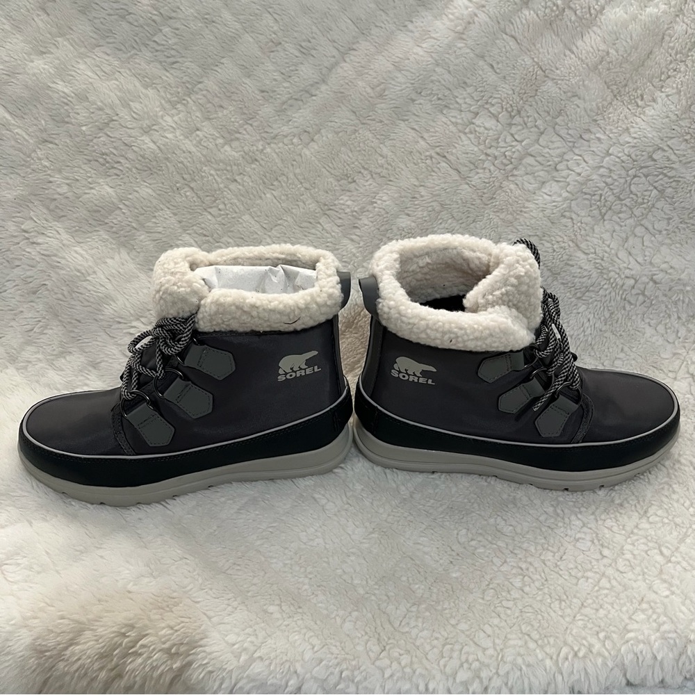 New Sorel Black and Gray Women Explorer Waterproof Winter Boots with fur collar